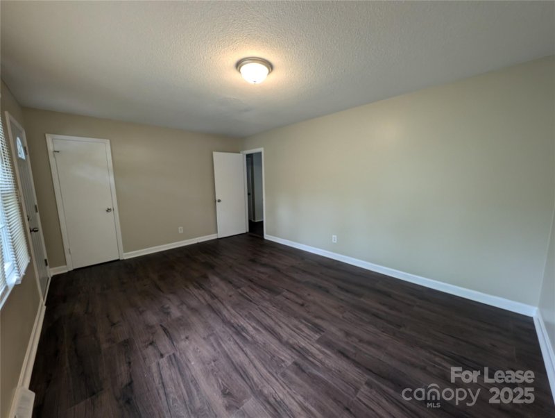 Property image 4 of 918 Canterbury Court in Brookhaven, Gastonia, NC 28052