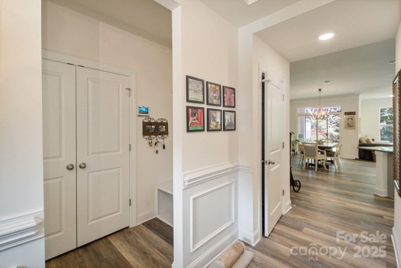 Property image 4 at 8042 Saluda Drive, Charlotte, NC 28269