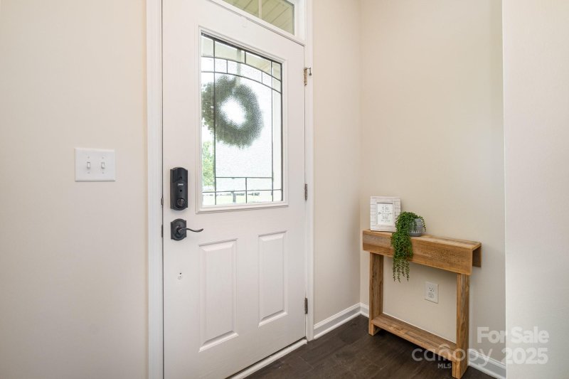 Property image 4 at 1825 Evergreen Drive, Charlotte, NC 28208