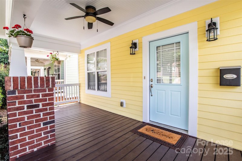 Property image 3 of 315 Woodvale Place in Wesley Heights, Charlotte, NC 28208