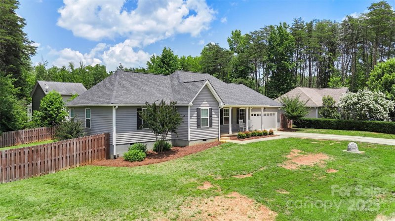 Property image 4 at 7627 Sarah Drive, Denver, NC 28037