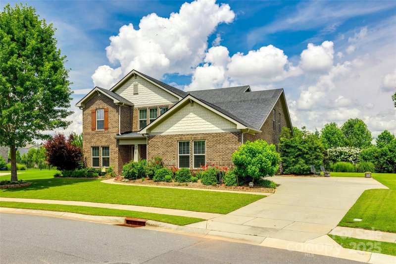 4220 Thames Circle