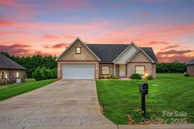 Property image 2 at 116 Postell Drive, Statesville, NC 28625