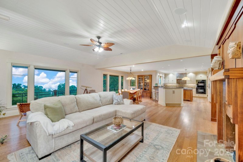 Property image 5 of 24 Westhaven Drive in Sunset Mountain, Asheville, NC 28804