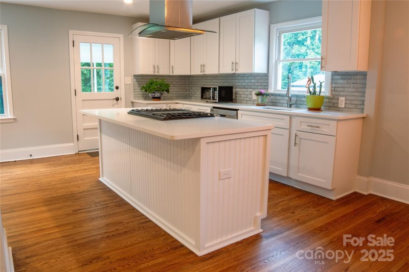 Property image 5 at 2115 Arnold Drive, Charlotte, NC 28205