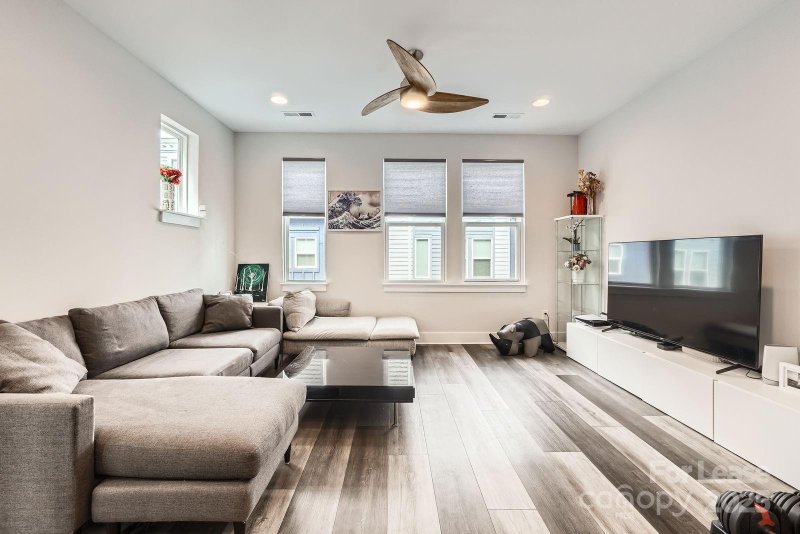 Property image 4 at 1009 E 36th Street, Charlotte, NC 28205