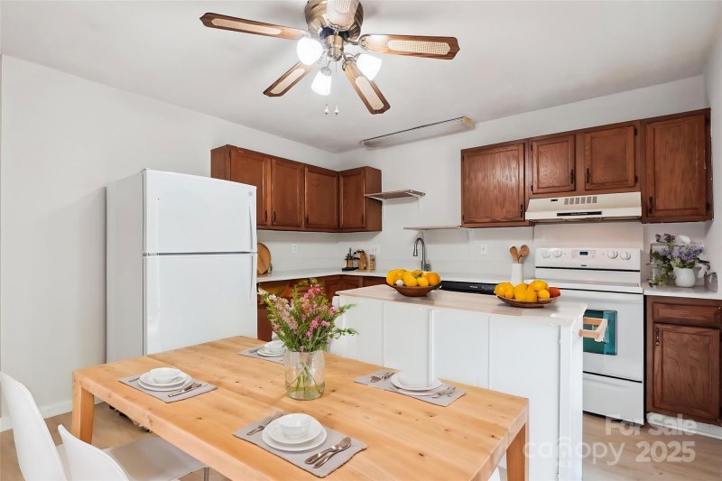 Property image 5 of 8322 Summerglen Circle in Bent Creek, Charlotte, NC 28227