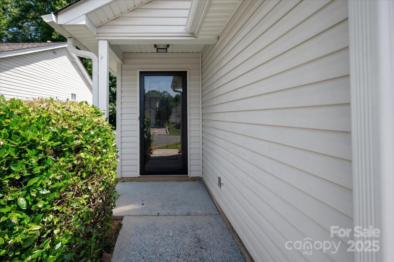 Property image 3 at 5717 Fairchase Avenue, Charlotte, NC 28269