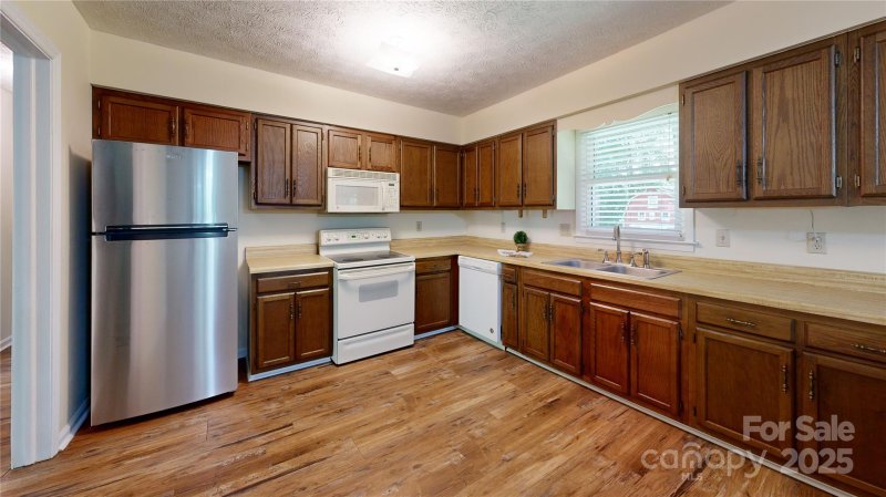 Property image 4 at 212 Fallen Timber Road, Hendersonville, NC 28791