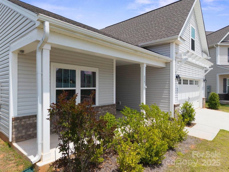 Property image 4 of 117 Carmine Court in Sutters Mill, Troutman, NC 28166
