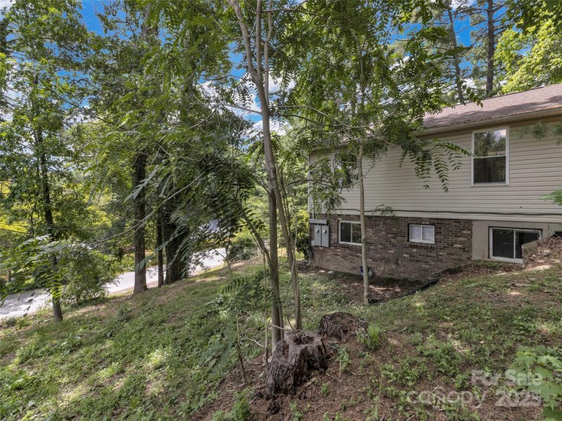 Property image 2 of 114 Elden Street in Greater Druid Hills, Hendersonville, NC 28739