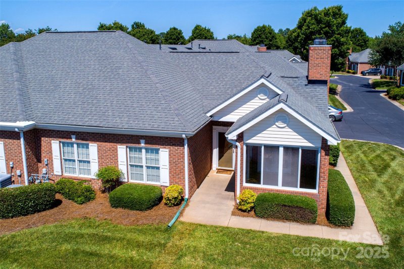 Property image 3 of 8538 Highland Glen Drive in Highland Creek, Charlotte, NC 28269