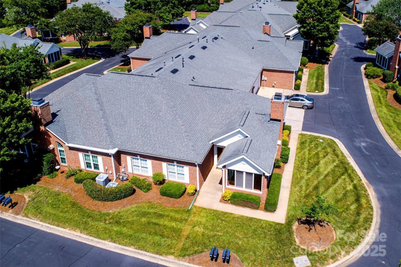 Property image 5 of 8538 Highland Glen Drive in Highland Creek, Charlotte, NC 28269