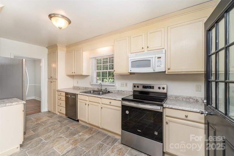 Property image 5 at 6909 Lancer Drive, Charlotte, NC 28226