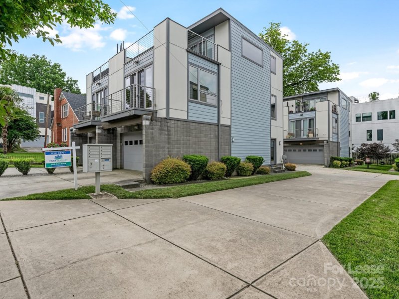 Property image 2 at 913 Westbrook Drive, Charlotte, NC 28202