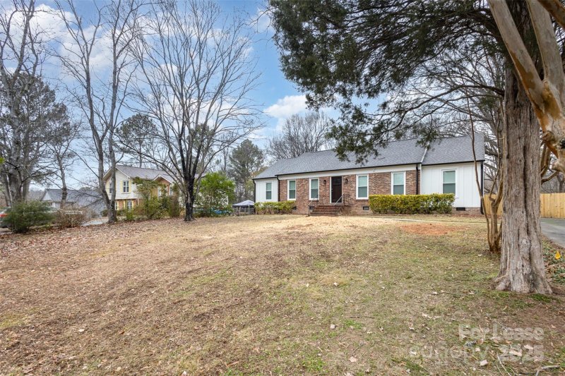 Property image 2 at 1627 Bonnie Lane, Charlotte, NC 28213