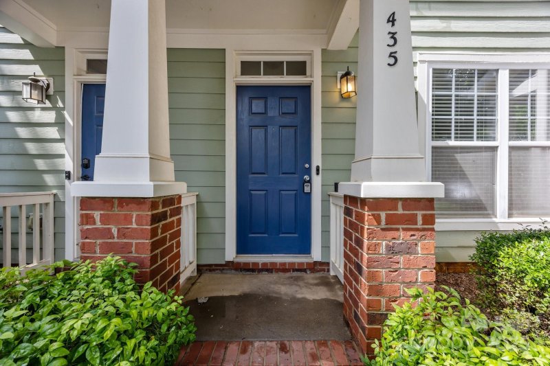 Property image 2 at 435 Hurston Circle, Charlotte, NC 28208
