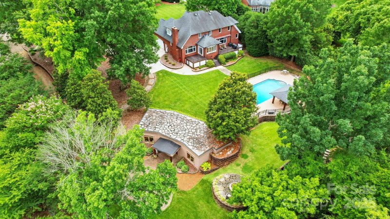 Property image 3 at 1042 Heather Glen Drive, Matthews, NC 28104