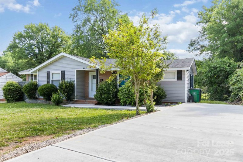 Property image 2 of 1022 Delmar Lane in Clanton Park, Charlotte, NC 28217