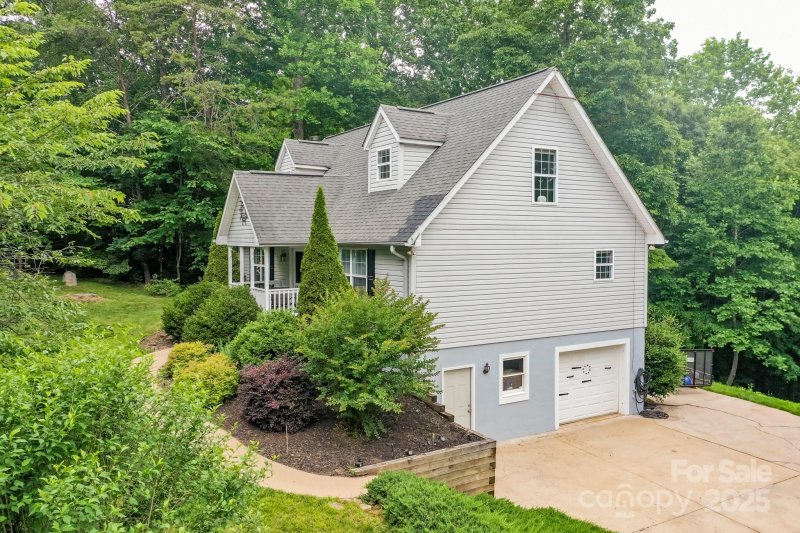 Property image 2 of 189 Greenhill Ridge Drive in Green Hill Farms, Rutherfordton, NC 28139