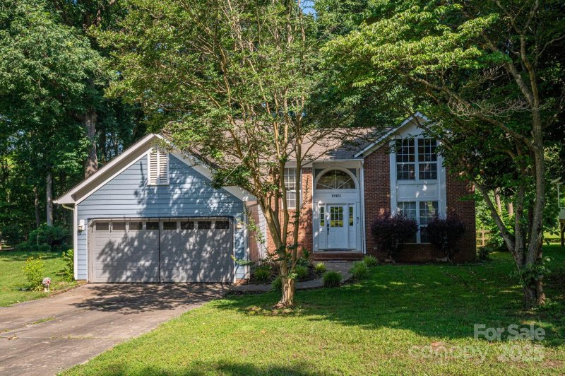 Northwoods, Charlotte Community