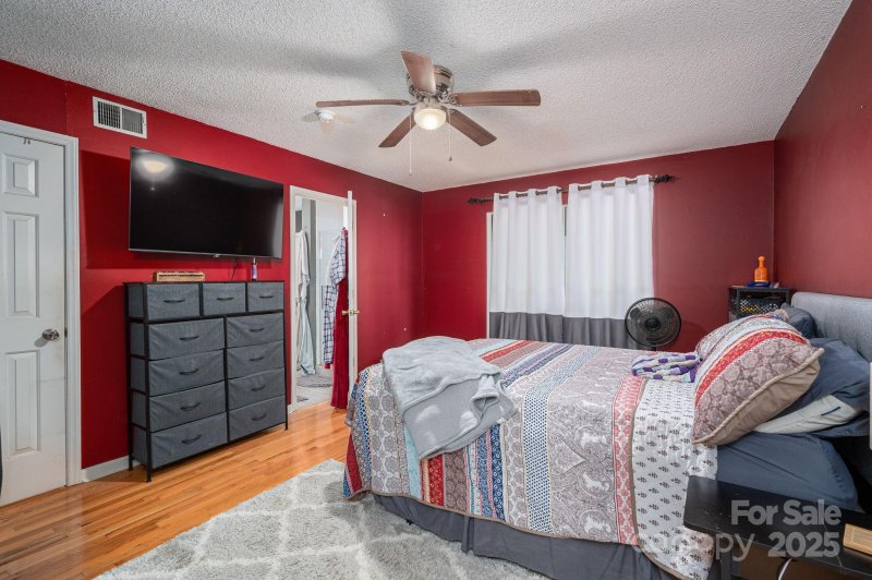 Property image 3 of 10925 Lassen Court in Northwoods, Charlotte, NC 28214