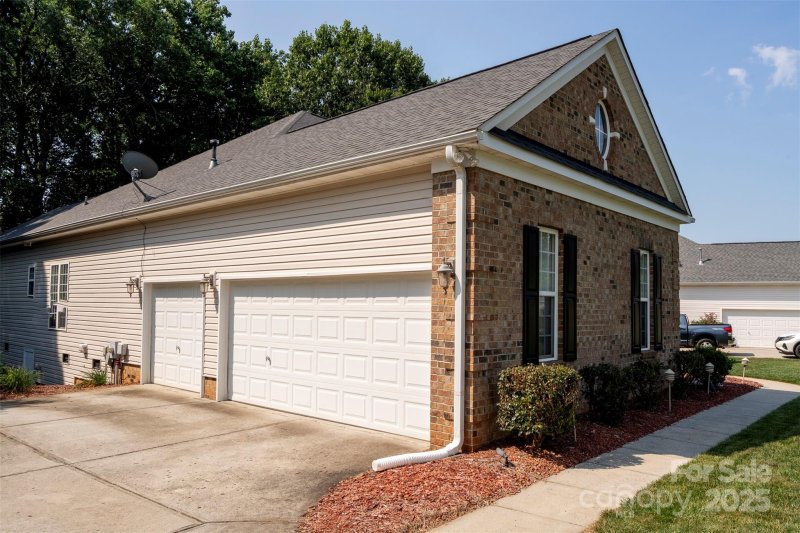 Property image 3 of 126 Doyle Farm Lane in Harris Village, Mooresville, NC 28115