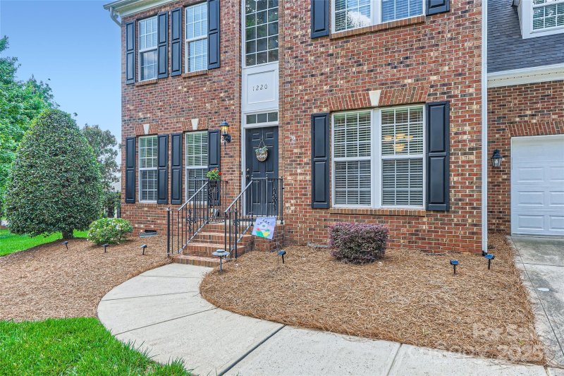 Property image 2 at 1220 Elrond Drive, Charlotte, NC 28269