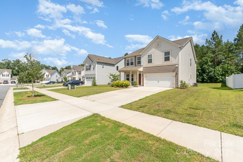 Property image 2 of 1691 Ashley Lynn Court in Forest Creek, Stanfield, NC 28163