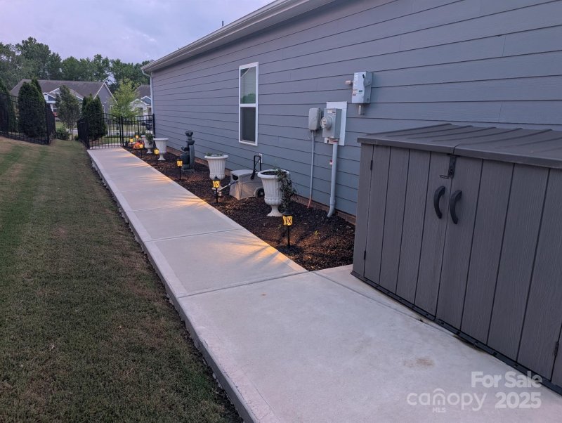 Property image 4 at 195 Willow Valley Drive, Mooresville, NC 28115