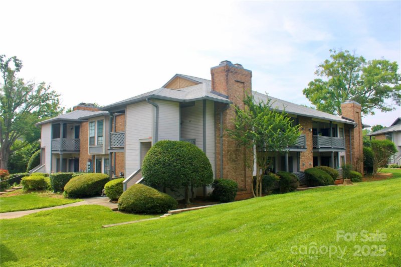 5864 Harris Grove Lane