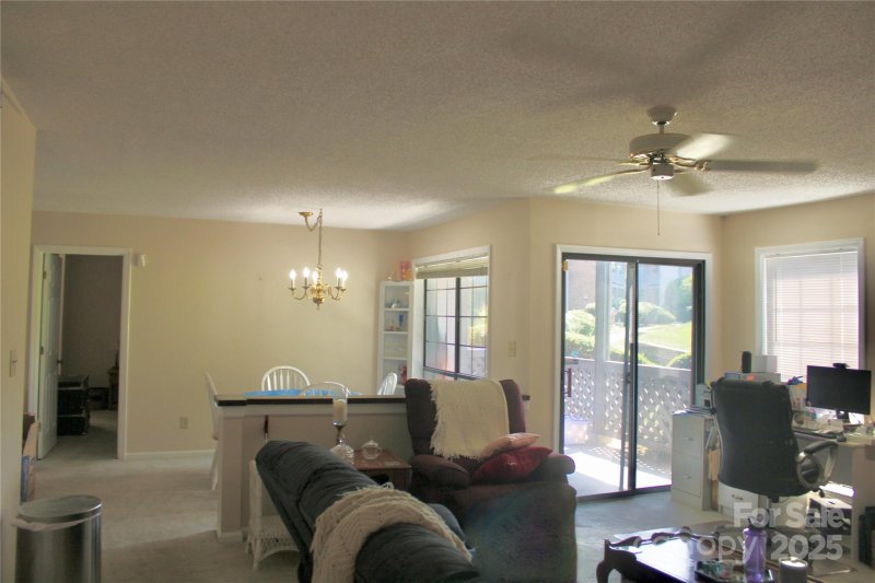 Property image 4 of 5864 Harris Grove Lane in Harris Lake, Charlotte, NC 28212