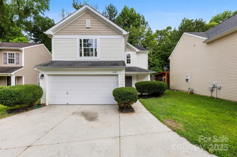 Wallace Creek, Charlotte Community