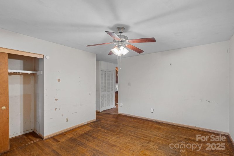 Property image 3 at 807 Claremont Road, Charlotte, NC 28214