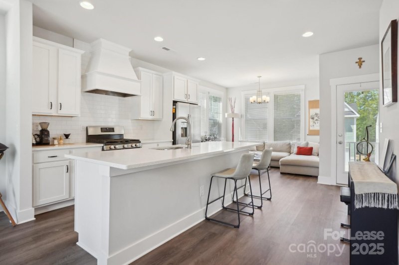 Property image 3 at 562 Amalfi Drive, Davidson, NC 28036