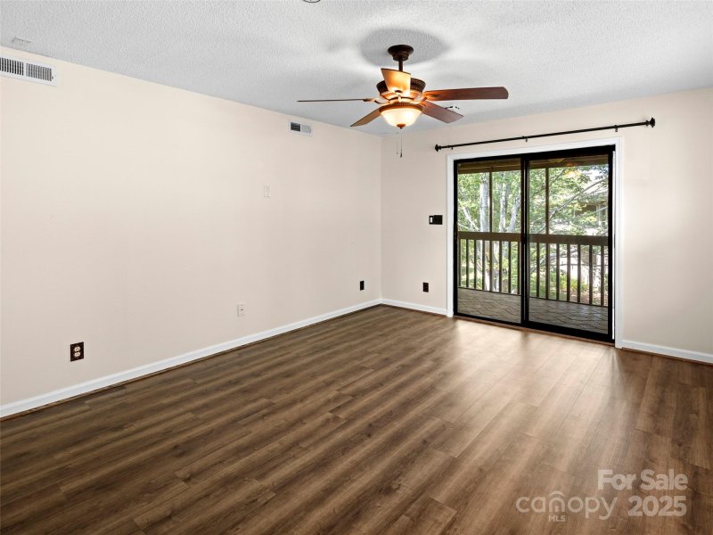 Property image 2 at 206 Abbey Circle, Asheville, NC 28805