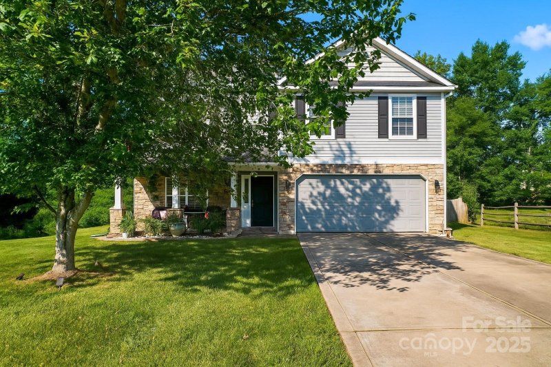 Property image 3 of 2909 Blueberry Drive in Hamilton Place, Monroe, NC 28110