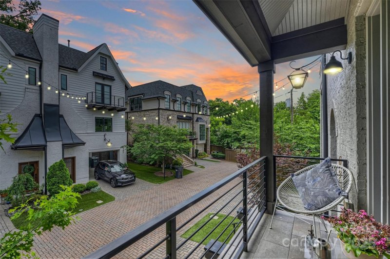 Property image 3 of 622 Mattie Rose Lane in Elizabeth, Charlotte, NC 28204