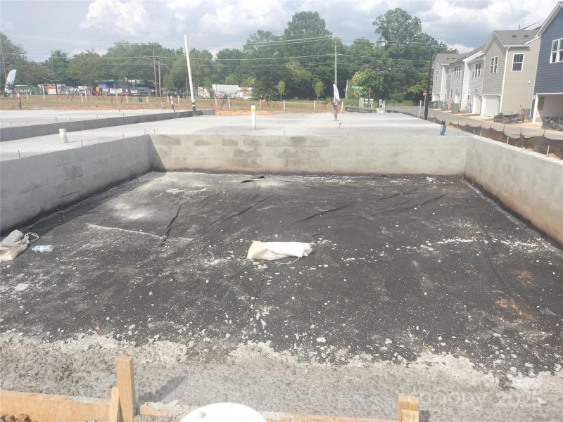 2927 Herringbone Road