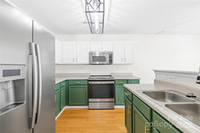 Property image 2 at 8614 Westhope Street, Charlotte, NC 28216