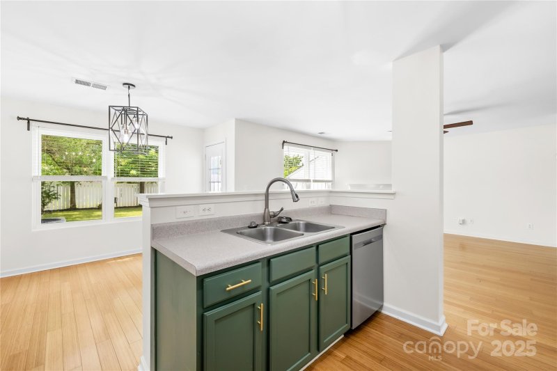 Property image 4 at 8614 Westhope Street, Charlotte, NC 28216