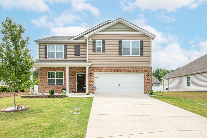 Crossroads, Locust Community