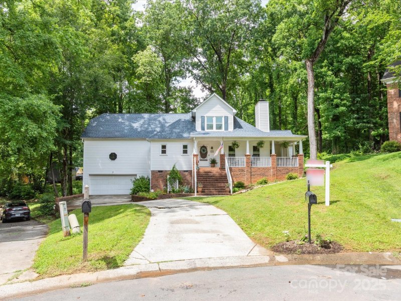 Property image 2 at 6934 Loretta Place, Charlotte, NC 28215