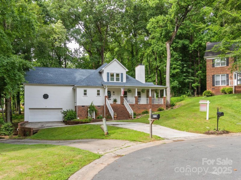 Property image 4 at 6934 Loretta Place, Charlotte, NC 28215