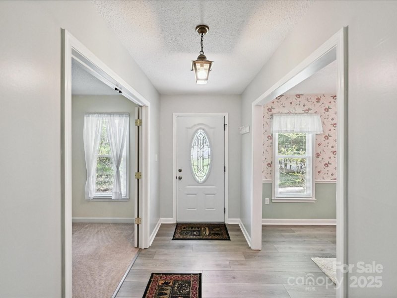 Property image 3 at 7639 Winterset Drive, Charlotte, NC 28270