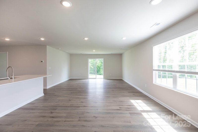 Property image 4 at 10350 Chatham Run Lane, Charlotte, NC 28262