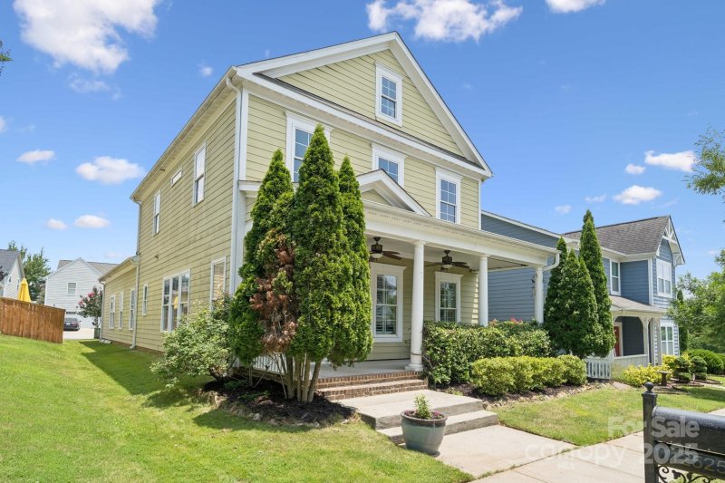 Property image 2 of 12525 Druids Glen Drive in Parkway Crossing, Pineville, NC 28134