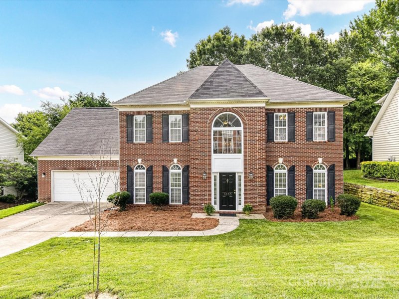 Property image 2 at 3533 Weddington Ridge Lane, Matthews, NC 28105