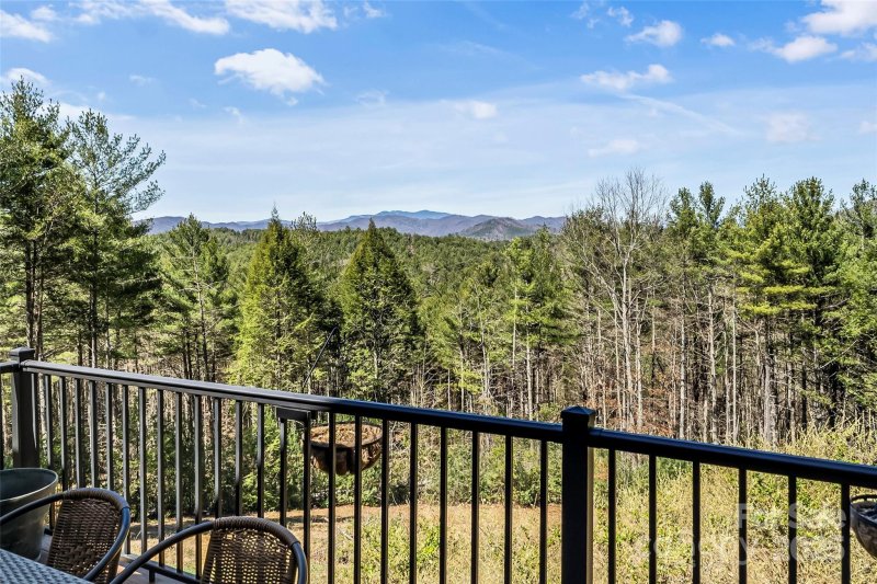 Property image 3 at 5346 Oak Crest Lane, Lenoir, NC 28645