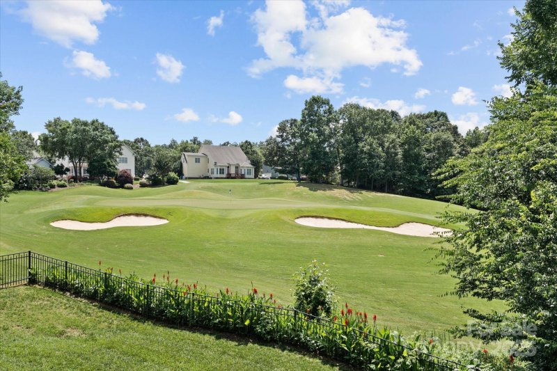 Property image 4 at 615 N Oak Drive, Huntersville, NC 28078